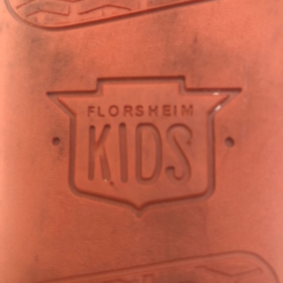 Shoe - Picture 3 of 4